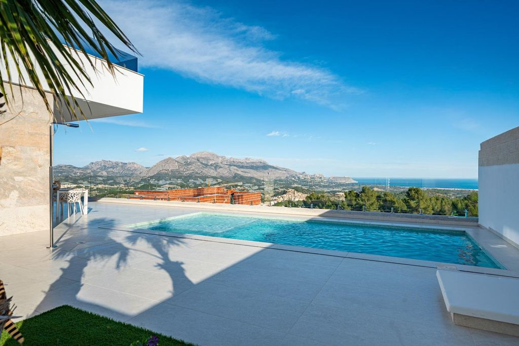 Property photo 3 of 41