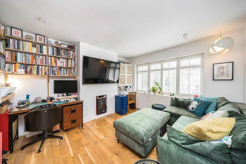 Property photo 2 of 8