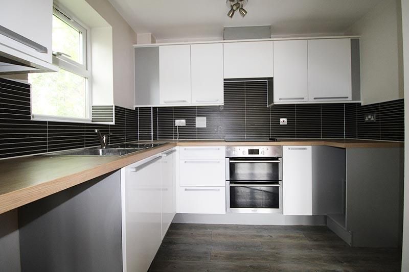 Property photo 3 of 8 Kitchen 2.Jpg