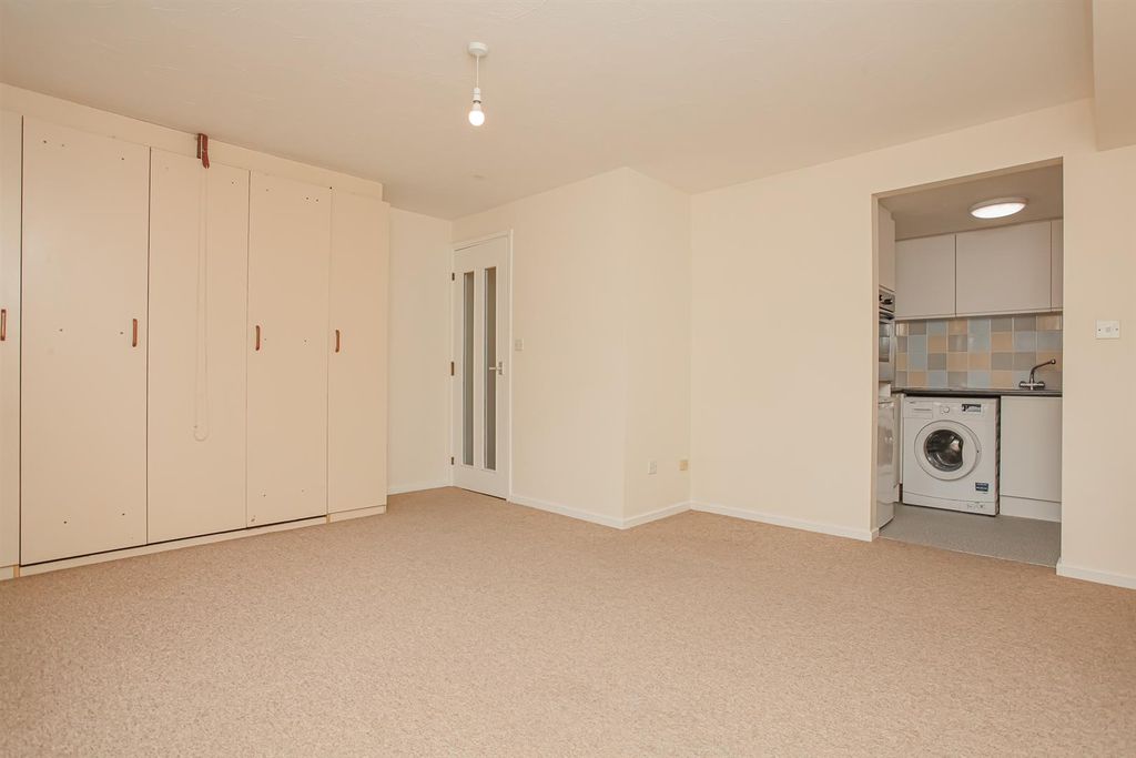 Property photo 3 of 7 Img_1049.Jpg