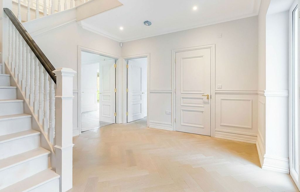 Property photo 3 of 6