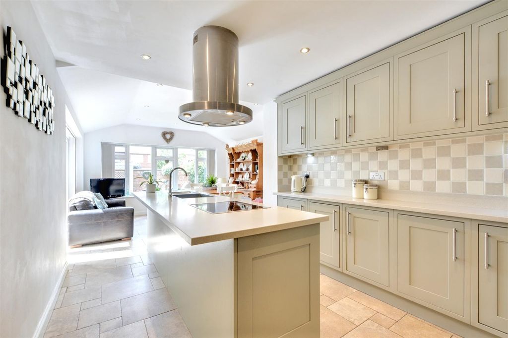 Property photo 2 of 32 Extended Kitchen Diner