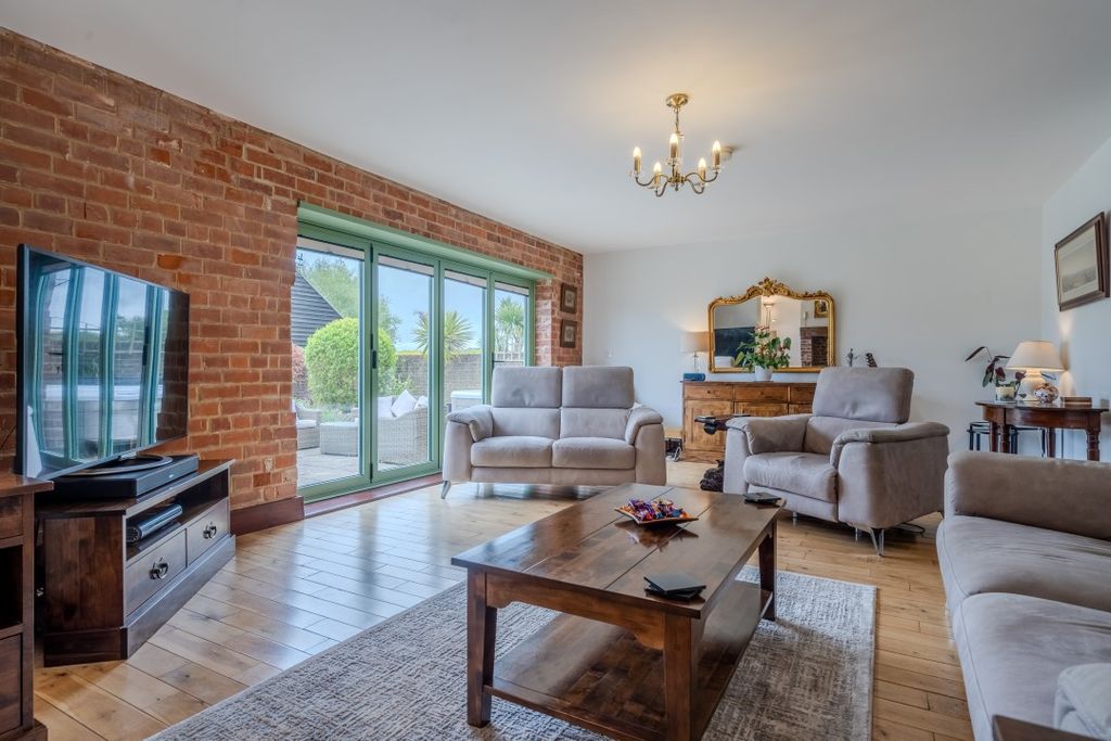 Property photo 2 of 29 Iq_00110-Hdr