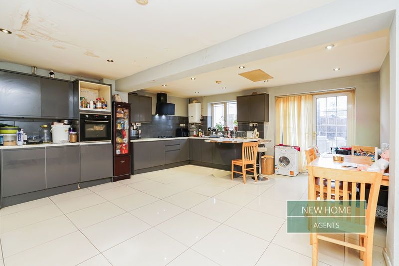 Property photo 2 of 10 Photo 4