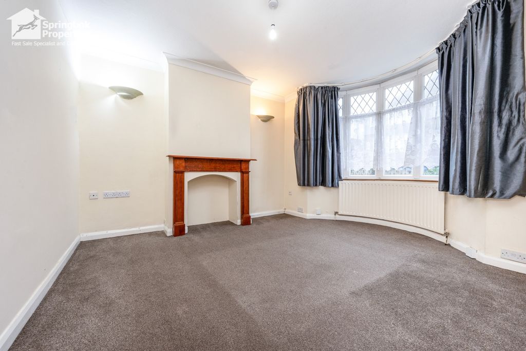 Property photo 2 of 12 Image 2