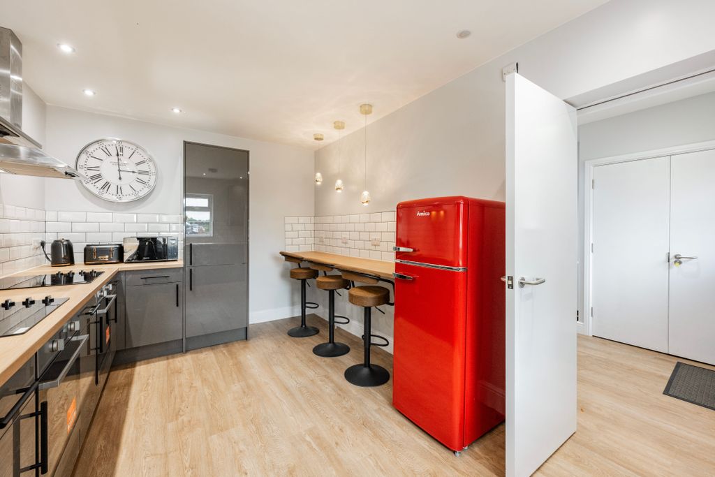 Property photo 2 of 6 Image