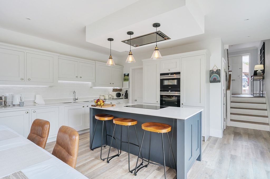 Property photo 2 of 13 1340439-31-68A483...