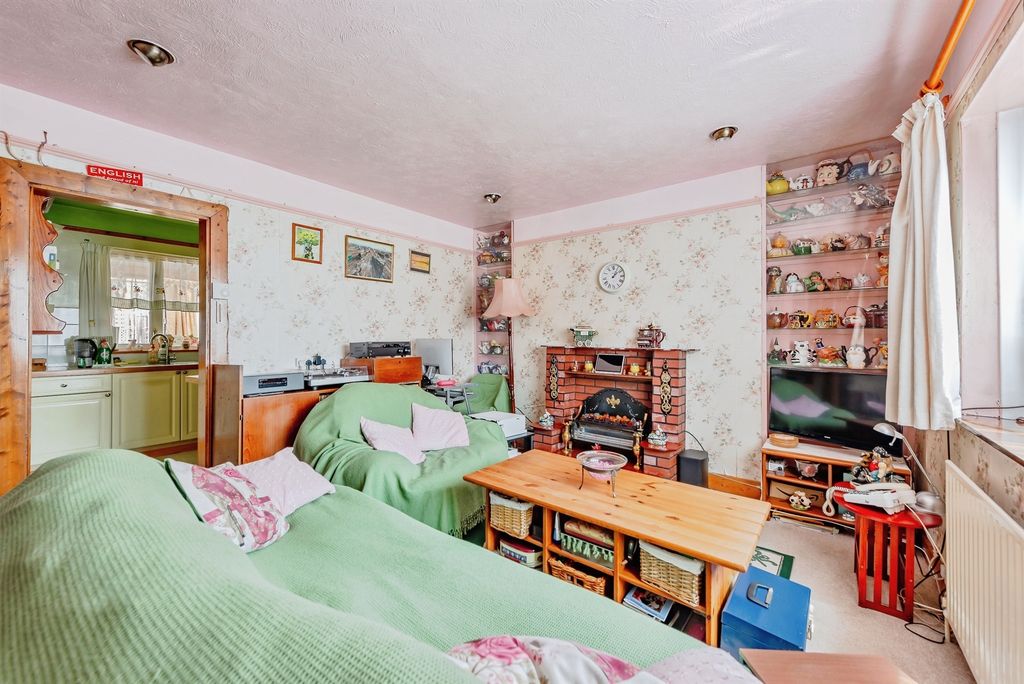 Property photo 2 of 9