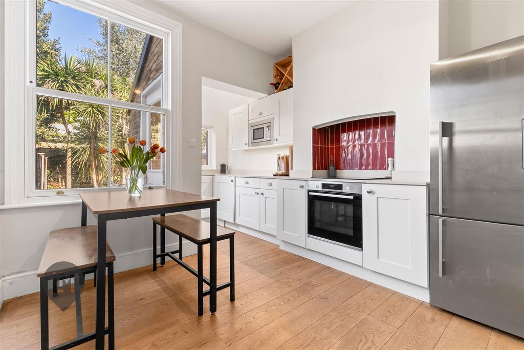Property photo 2 of 7 Kitchen/Dining Room