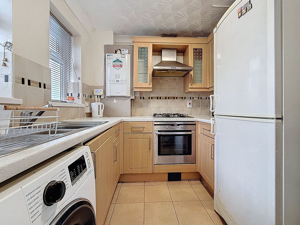 Property photo 3 of 14 Kitchen