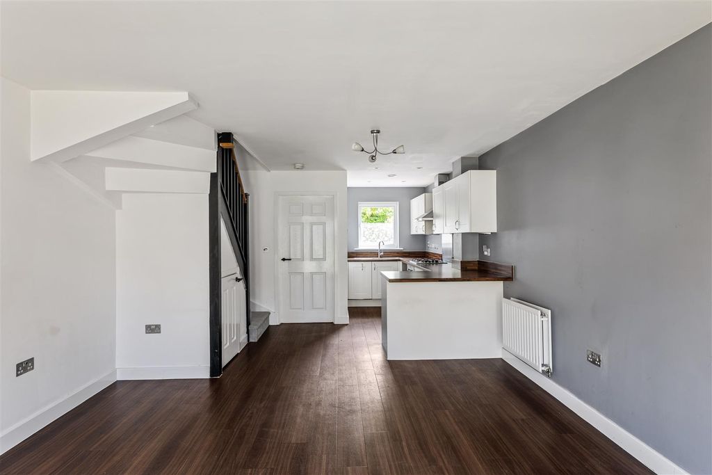 Property photo 2 of 13 32 Funnell Drive-12.Jpg