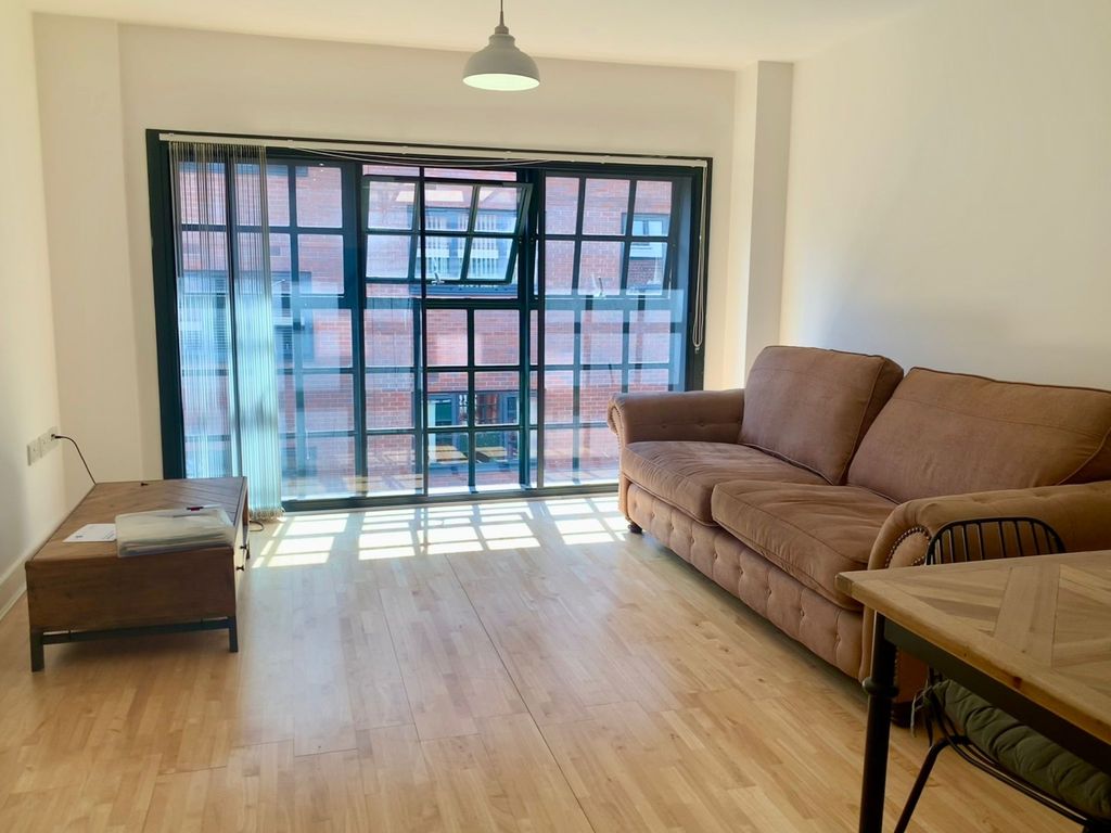 Property photo 2 of 6 Lounge