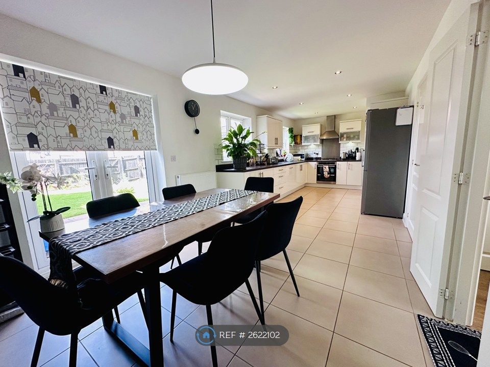 Property photo 3 of 22 Kitchen/ Dining Room