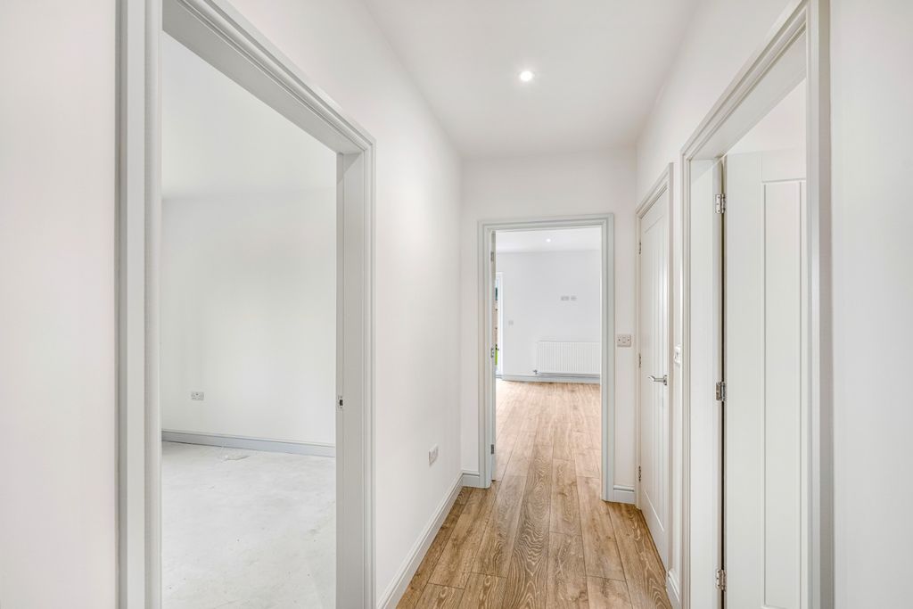Property photo 3 of 13 5139223