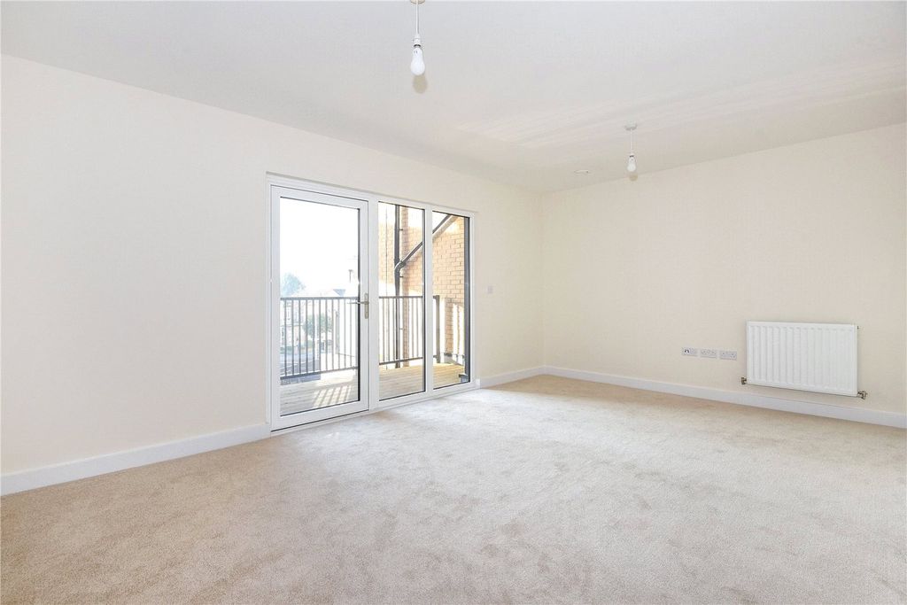 Property photo 2 of 9 Picture No. 16