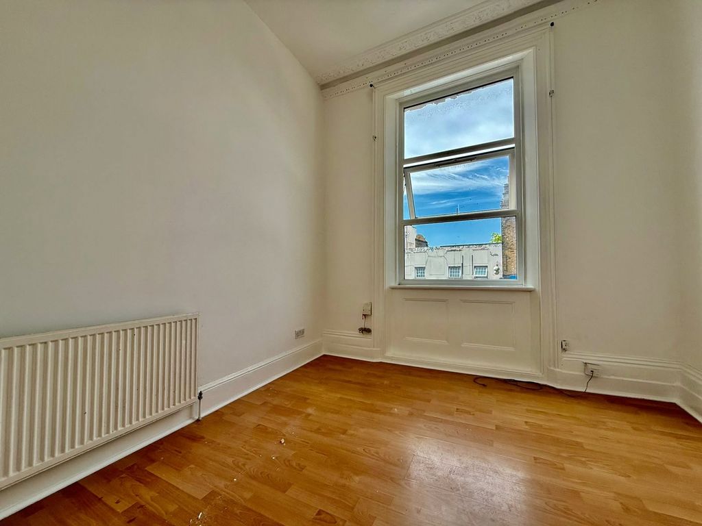 Property photo 3 of 6 Picture No. 02