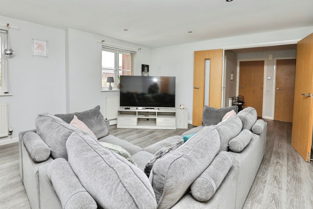 Property photo 2 of 15
