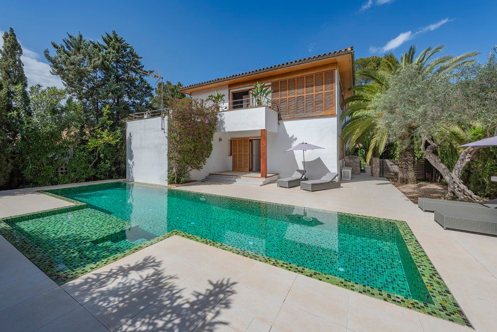 Property photo 2 of 20 Exterior And Pool