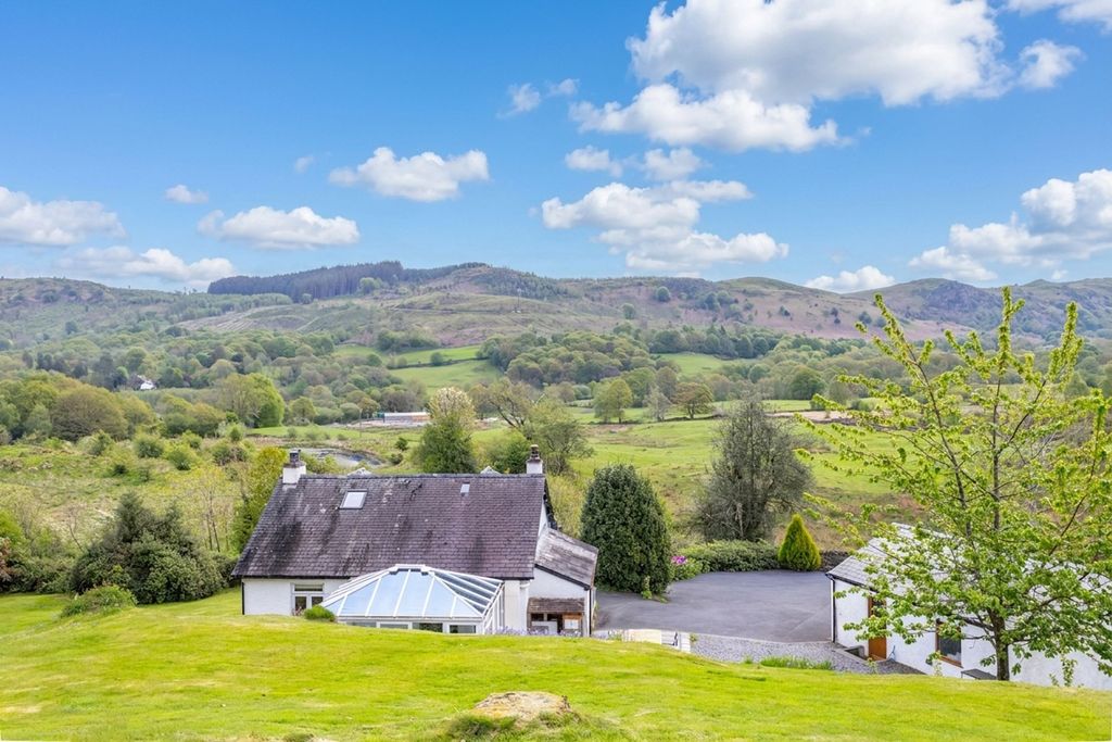 Property photo 1 of 34
