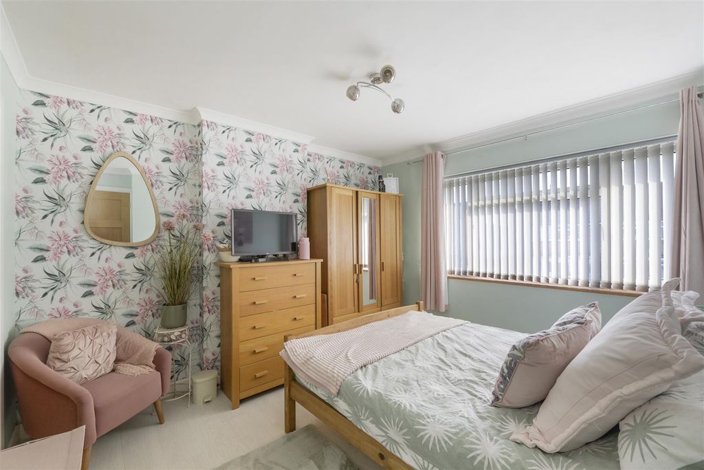 Property photo 3 of 17 10.Jpg