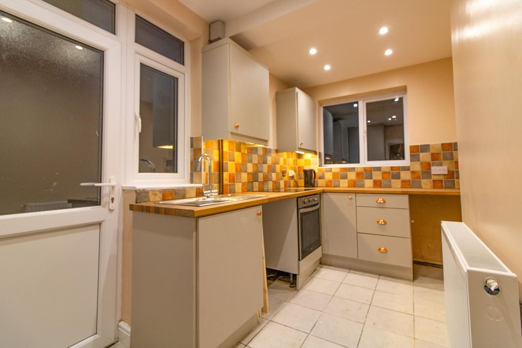 Property photo 3 of 13 Kitchen