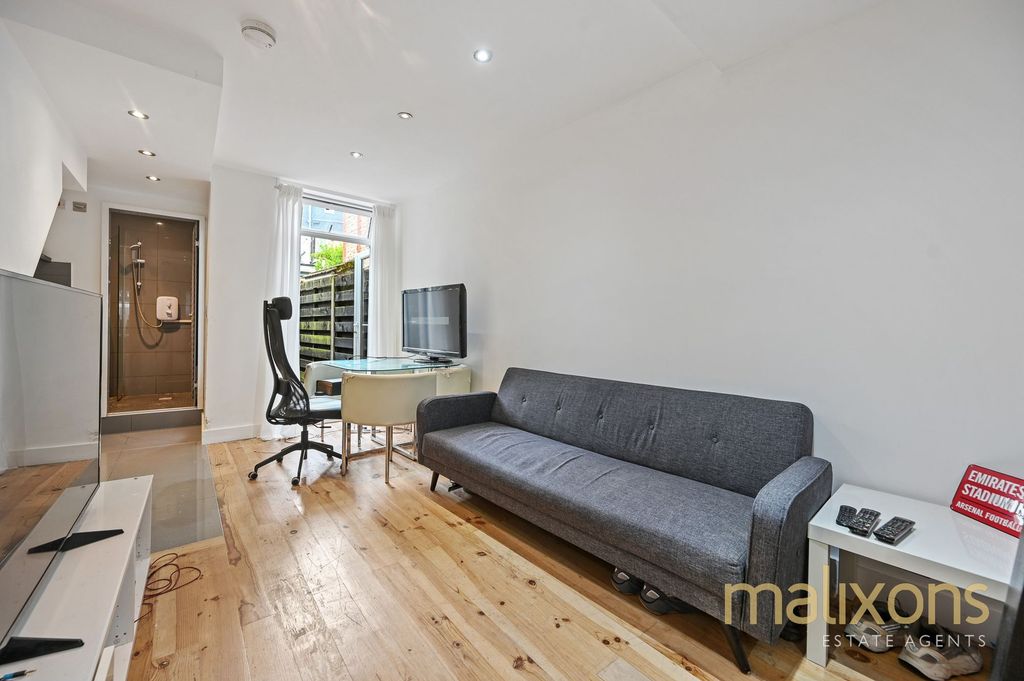 Property photo 1 of 8