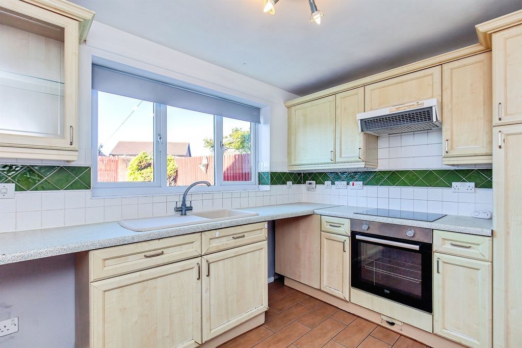 Property photo 2 of 17