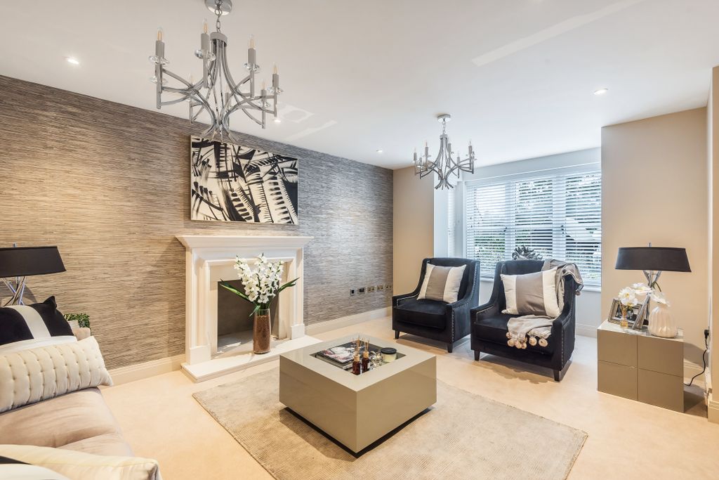 Property photo 3 of 12 Sitting Room