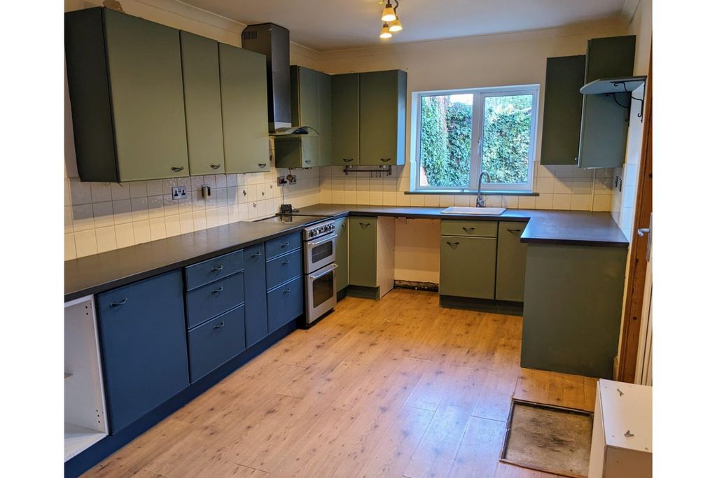 Property photo 1 of 22 Kitchen