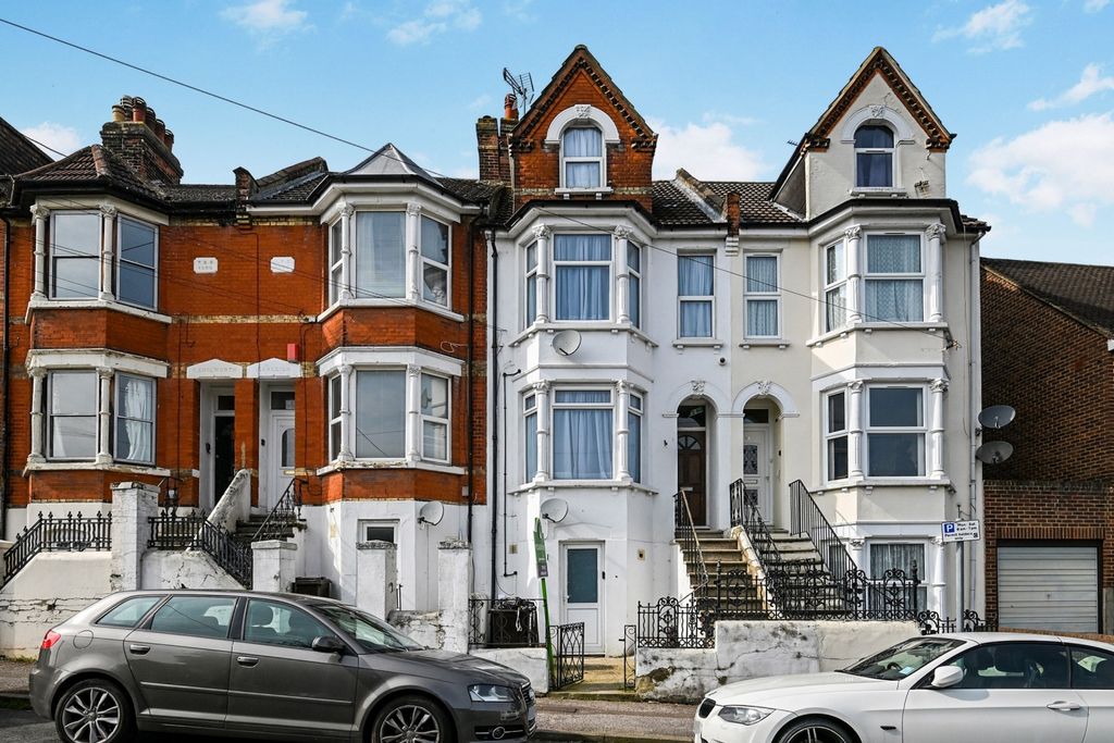 Property photo 1 of 10 External