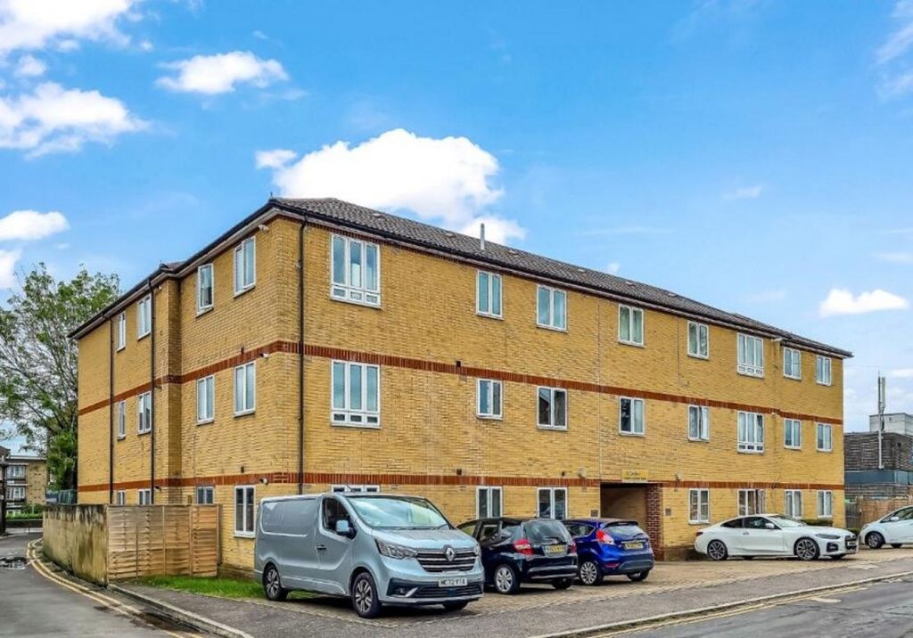 Property photo 1 of 9