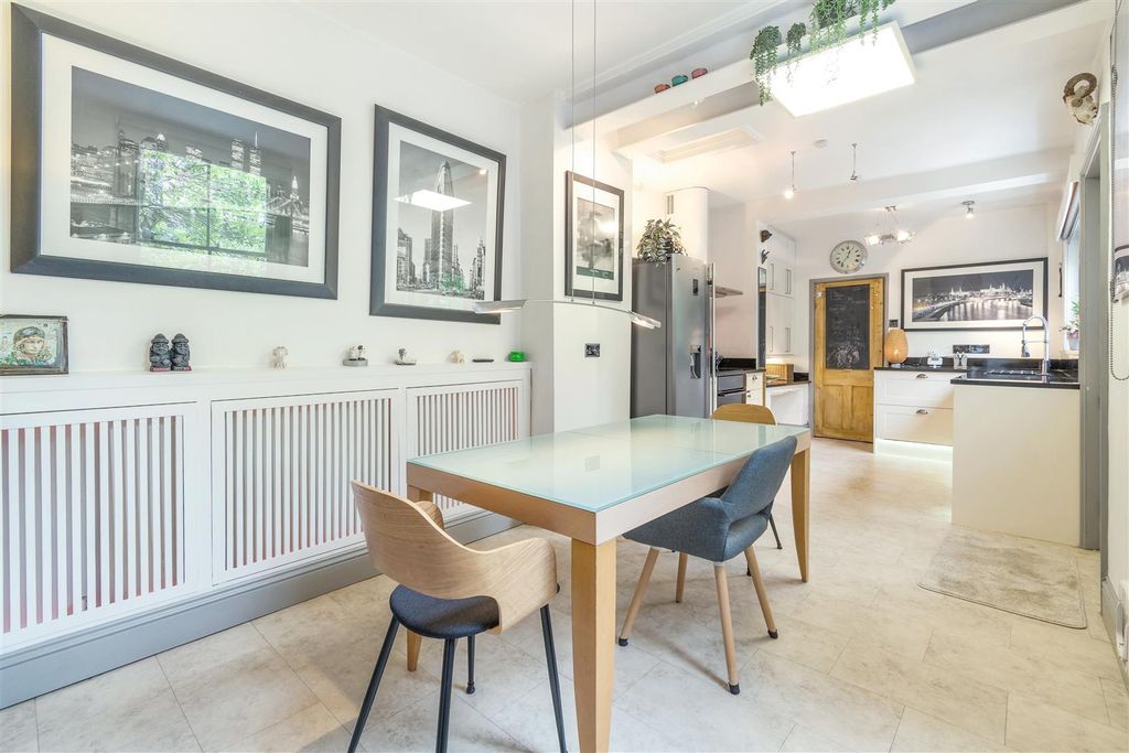 Property photo 3 of 47 8690001-Interior14.Jpg