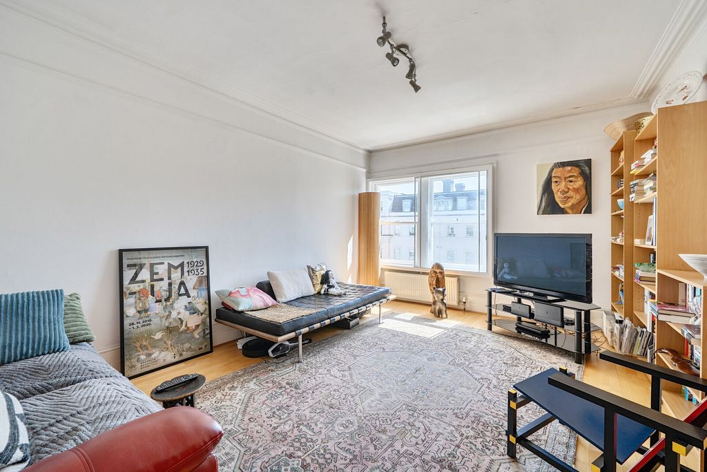 Property photo 1 of 21