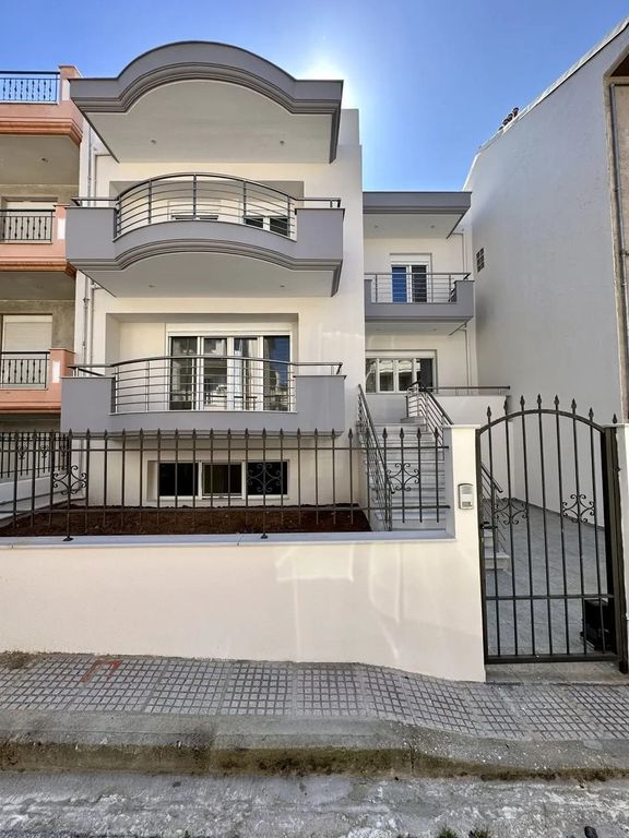 Property photo 1 of 18 Detached House 150 Sq.m. In Efkarpia, Thessaloiki