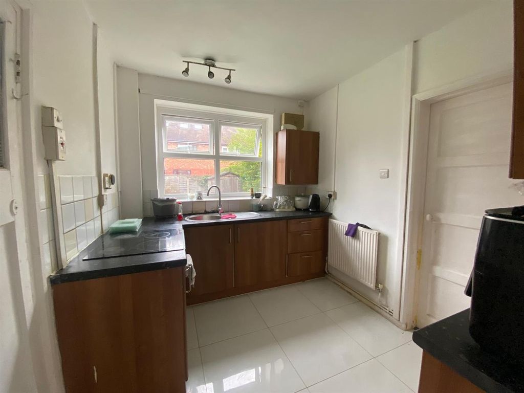 Property photo 3 of 15 Kitchen