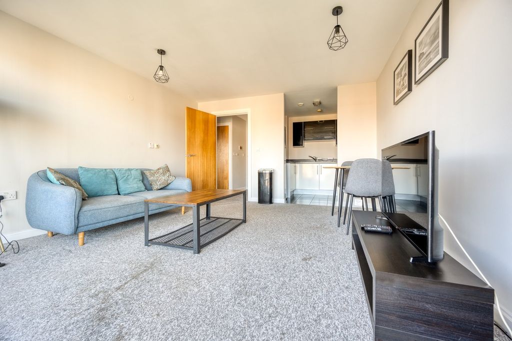 Property photo 1 of 5