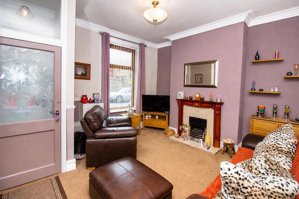 Property photo 3 of 11