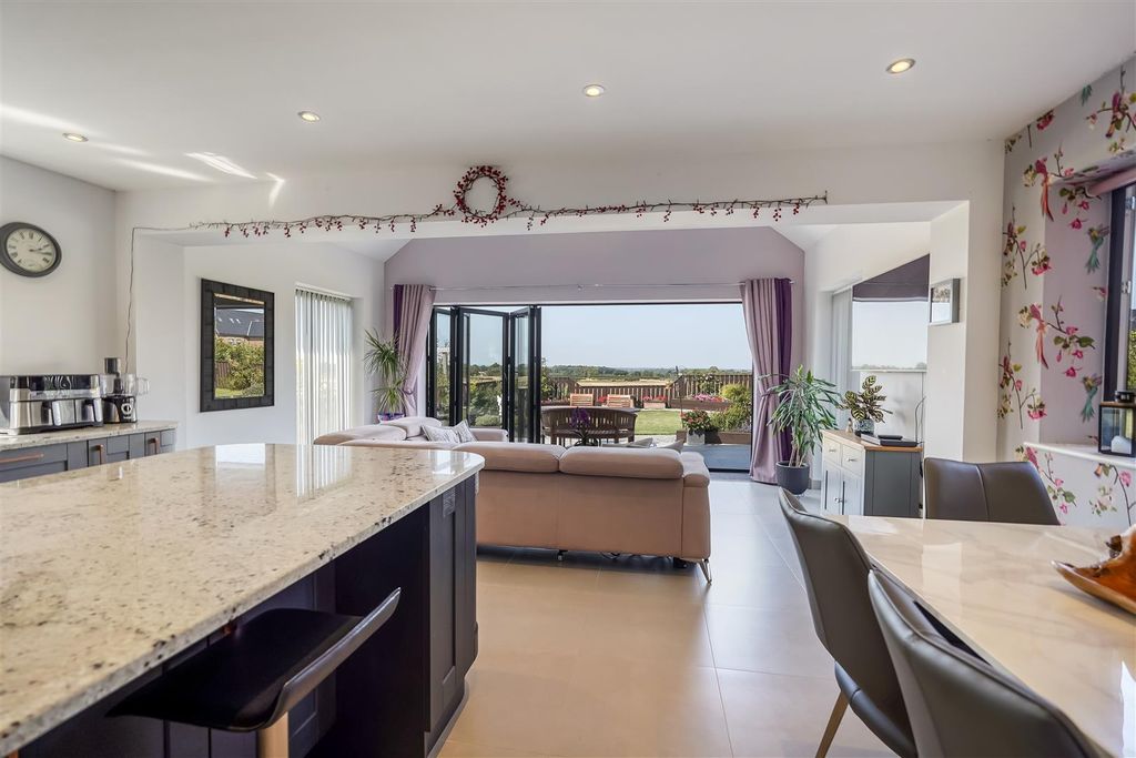 Property photo 3 of 33 Dsc03683.Jpg