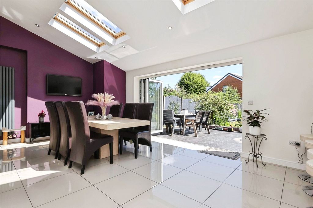 Property photo 2 of 34 Picture No. 37