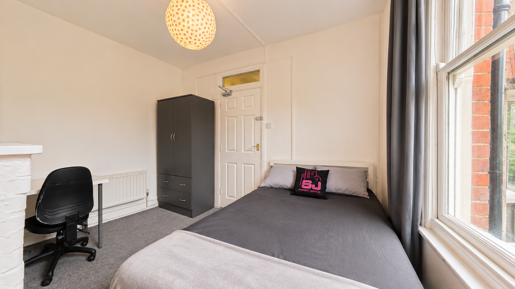 Property photo 1 of 10 Bed 1