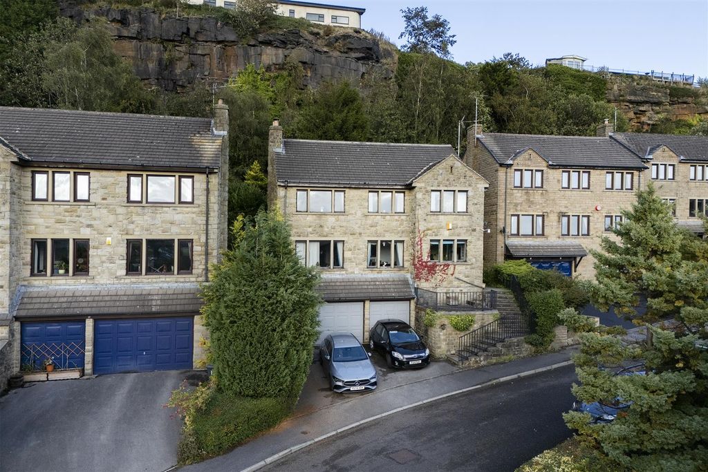 Property photo 1 of 50