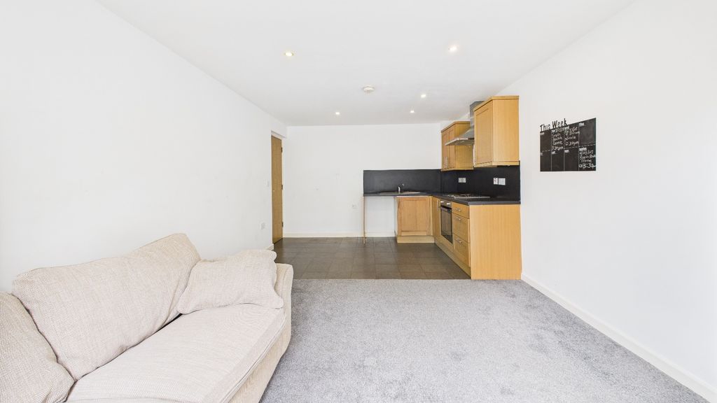 Property photo 2 of 16 4380882