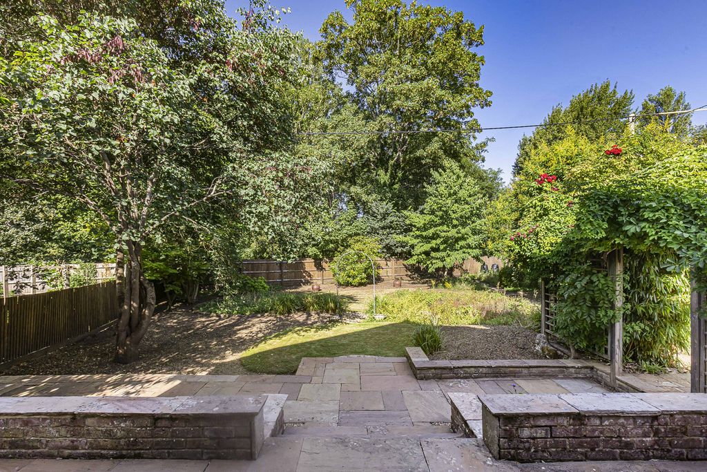 Property photo 2 of 29