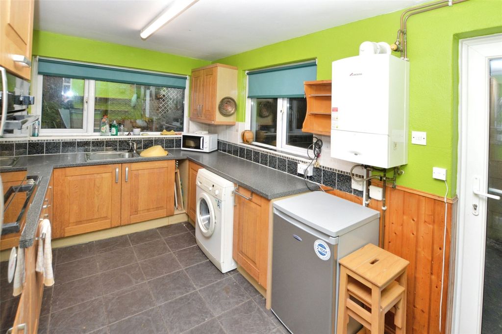 Property photo 3 of 8 3 - Picture No. 12