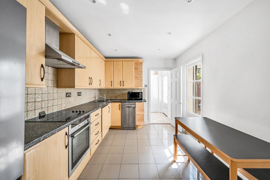 Property photo 3 of 14