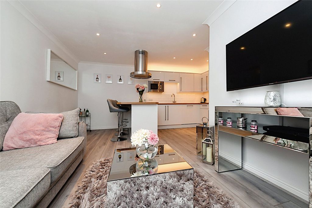 Property photo 2 of 15 Open Plan