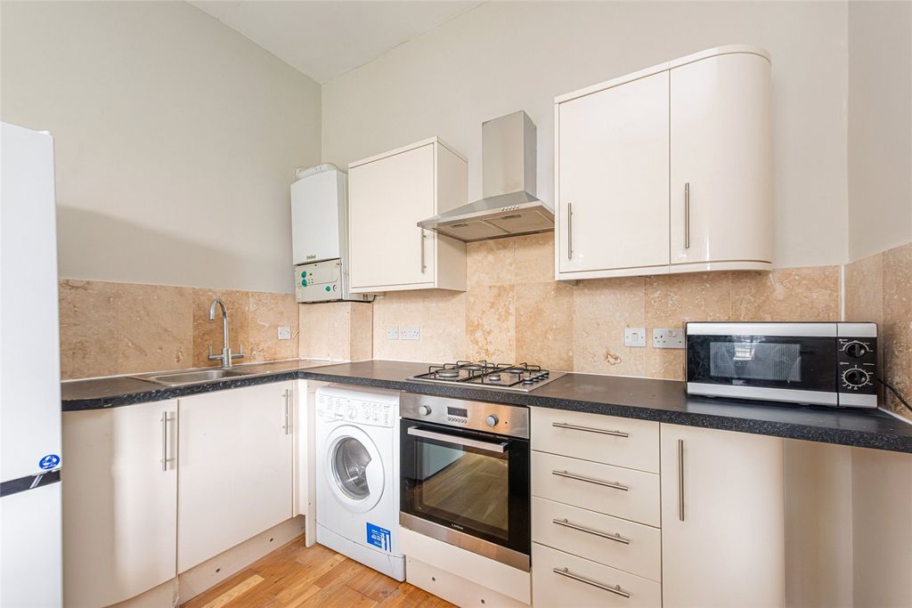 Property photo 2 of 4 Picture No. 15