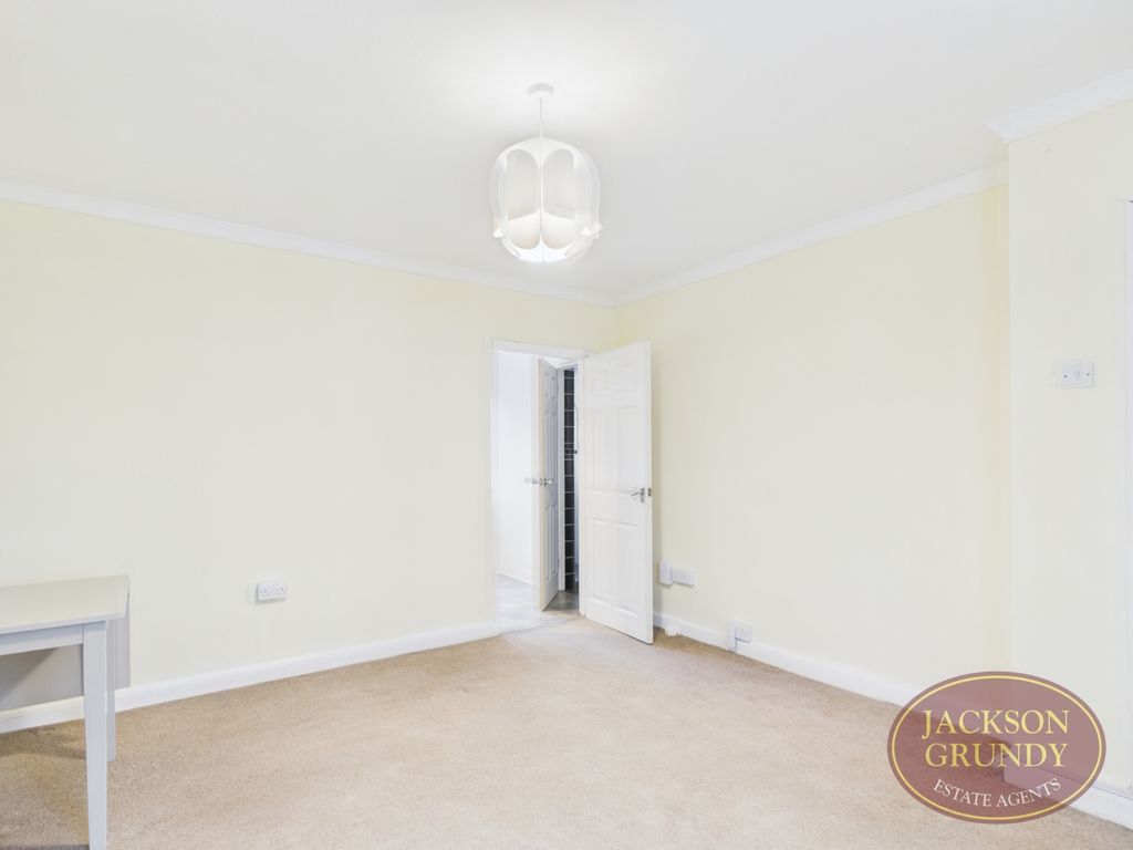 Property photo 3 of 16 Hastings Road