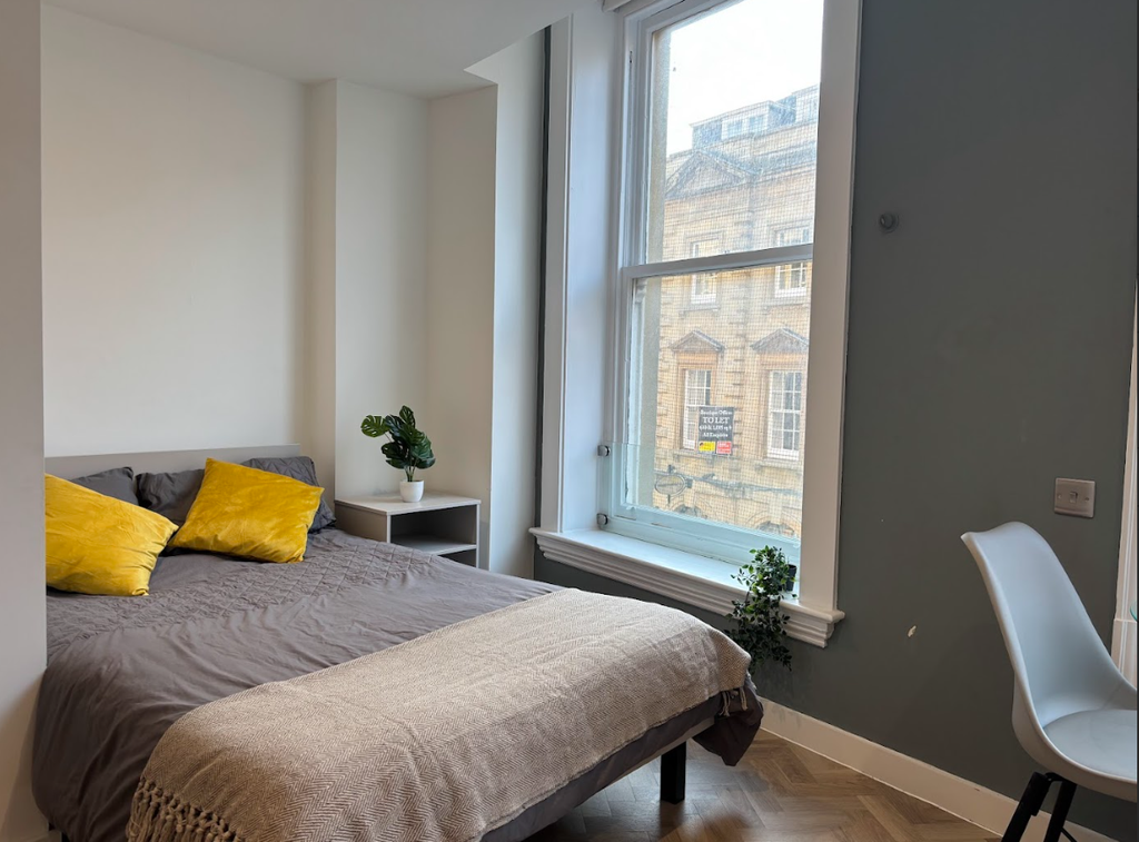 Property photo 2 of 6