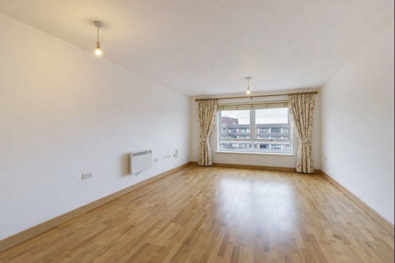 Property photo 3 of 9 Photo 4